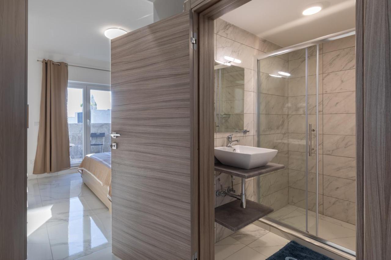 Terrace View-Stylish Two Bedrooms Fully Ac-Wifi Penthouse 姆西达 外观 照片