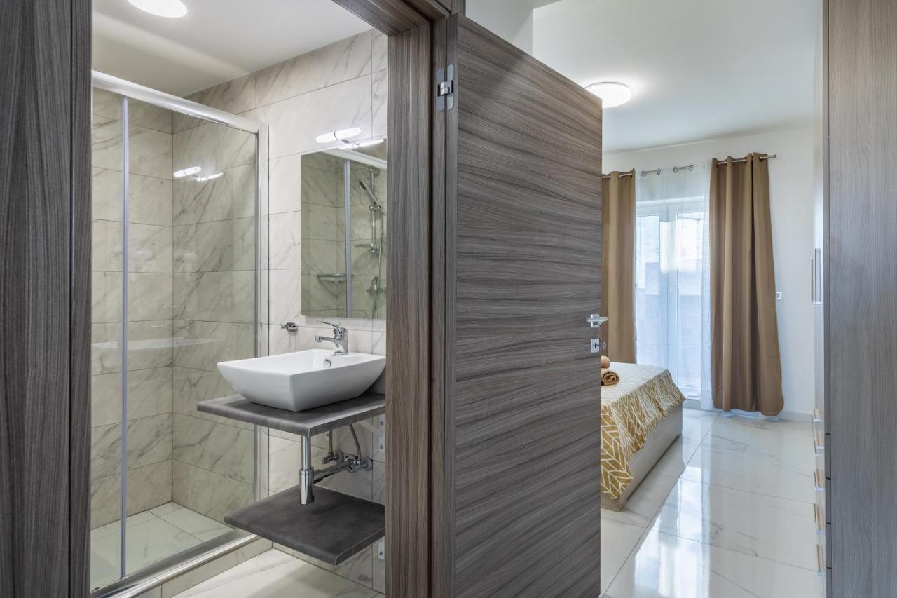 Terrace View-Stylish Two Bedrooms Fully Ac-Wifi Penthouse 姆西达 外观 照片