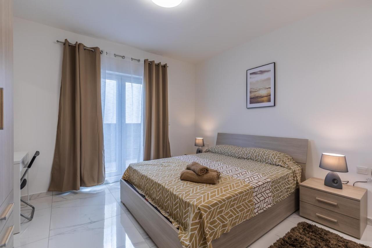 Terrace View-Stylish Two Bedrooms Fully Ac-Wifi Penthouse 姆西达 外观 照片