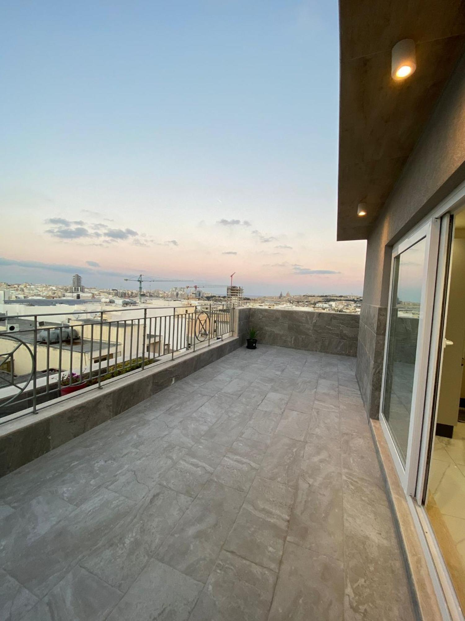 Terrace View-Stylish Two Bedrooms Fully Ac-Wifi Penthouse 姆西达 外观 照片